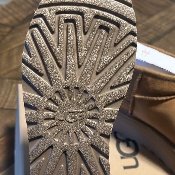 UGG Women’s Ultra Mini Classic Platform Boot - Picture 4 of 4